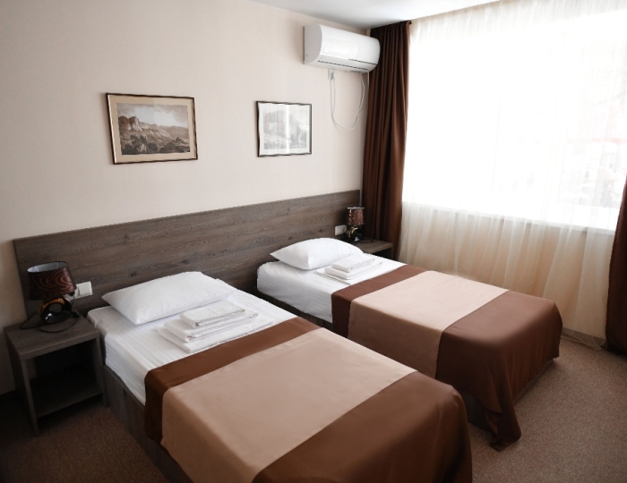 4  мест. 2-комн. полулюкс семейн. (юг) - Пансионат «Феодора» Алушта